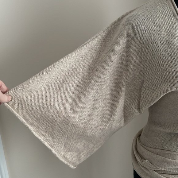 BCBG Maxaria wool and cashmere kimono sleeve wrap sweater - Picture 3 of 4